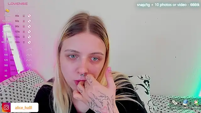Snapshot of Alice_Halle chatting on 02/04/25, 08:49 Alice Halle online show from 02/04/25, 08:49