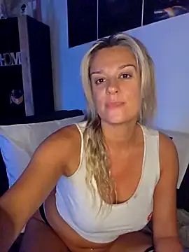 Snapshot of SpicyVicky chatting on 09/30/25, 05:35 SpicyVicky online show from 09/30/25, 05:35