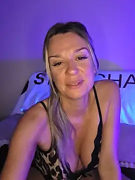 Snapshot of SpicyVicky chatting on 06/16/26, 04:23 SpicyVicky online show from 06/16/26, 04:23