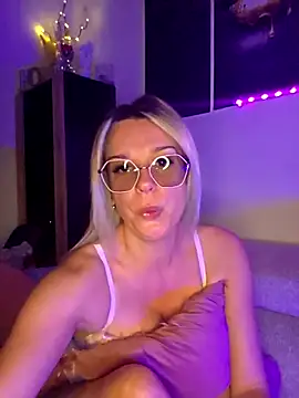 SpicyVicky online show from 03/13/26, 05:45