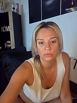 Snapshot of SpicyVicky chatting on 10/02/25, 05:22 SpicyVicky online show from 10/02/25, 05:22