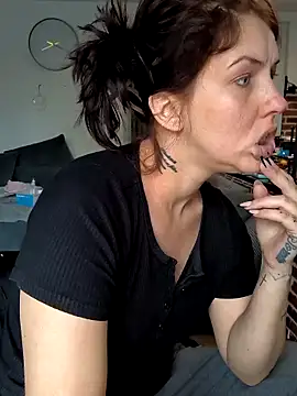 Linalicious online show from 05/13/26, 06:20