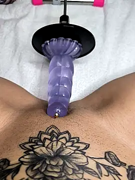 Linalicious online show from 01/07/26, 01:27