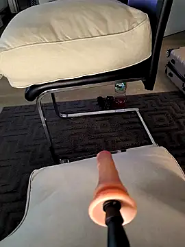 Linalicious online show from 11/26/25, 08:58