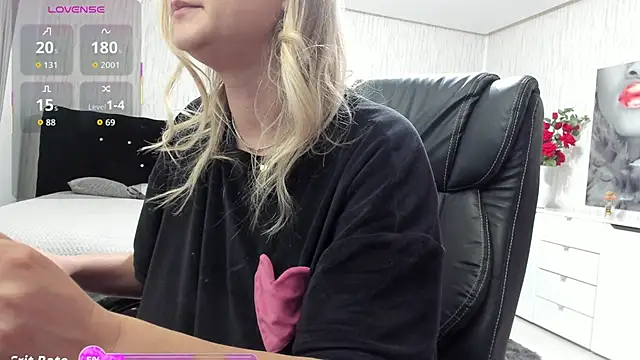 KattyeFox online show from 11/27/25, 10:32