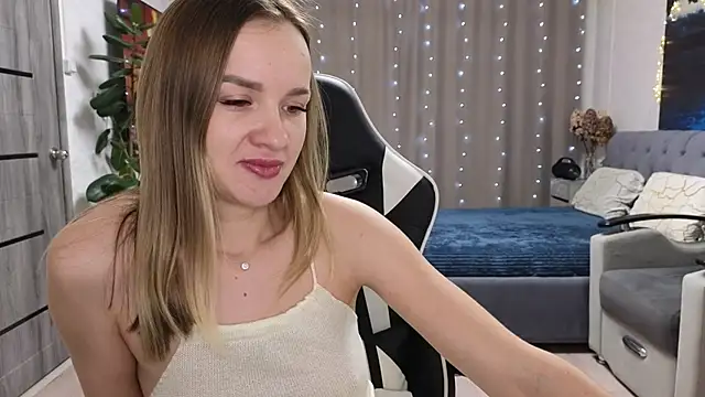 Snapshot of Strip-Lady chatting on 02/11/26, 12:38 Strip-Lady online show from 02/11/26, 12:38