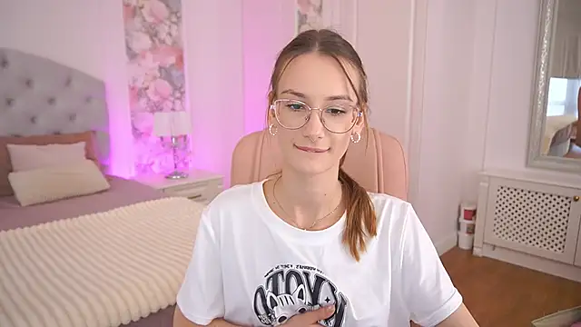 CozyMell online show from 03/22/26, 07:43