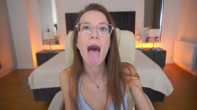 CozyMell online show from 02/10/26, 02:38