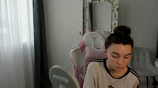 MashkaRay online show from 12/02/25, 09:11