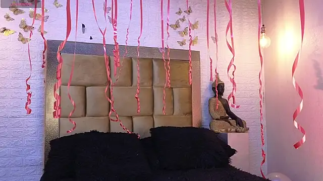 Snapshot of ximenawilliamss chatting on 11/14/25, 10:35 ximenawilliamss online show from 11/14/25, 10:35