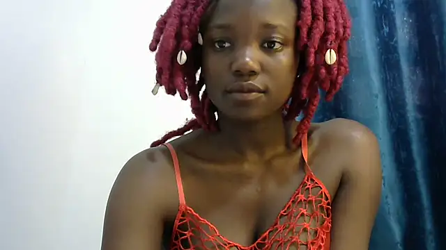 Snapshot of Latiffagodess chatting on 01/14/26, 05:44 Latiffagodess online show from 01/14/26, 05:44