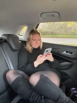 Rebeccaxxx online show from 11/06/25, 10:41