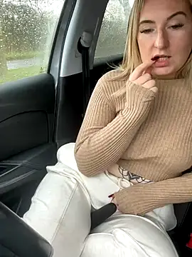 Rebeccaxxx online show from 11/18/25, 12:19