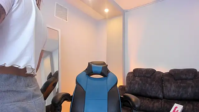 Barbara honey online show from 04/01/26, 01:08