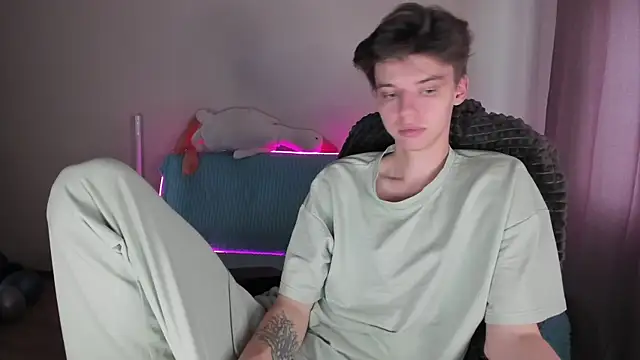 Liam sexy1 online show from 10/15/25, 08:22