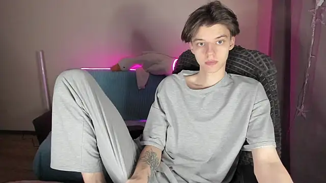 Liam sexy1 online show from 03/21/25, 07:24