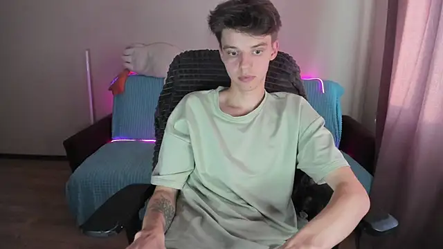 Liam sexy1 online show from 09/25/25, 02:56