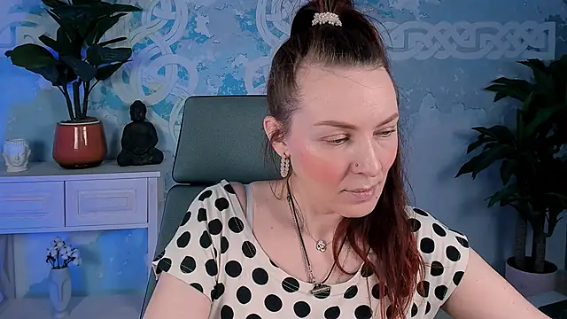 VandaRossi online show from 10/27/25, 01:12