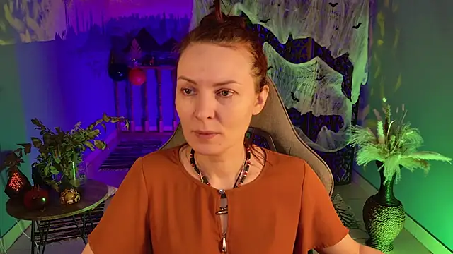 VandaRossi online show from 10/19/25, 05:43