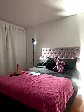 Snapshot of samantha_evans2 chatting on 11/08/25, 11:52 samantha evans2 online show from 11/08/25, 11:52