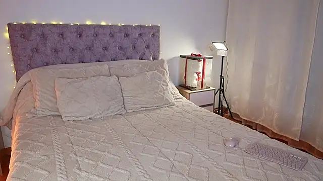 samantha evans2 online show from 04/07/26, 02:46