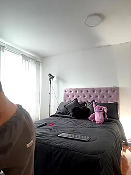 Snapshot of samantha_evans2 chatting on 11/11/25, 09:31 samantha evans2 online show from 11/11/25, 09:31