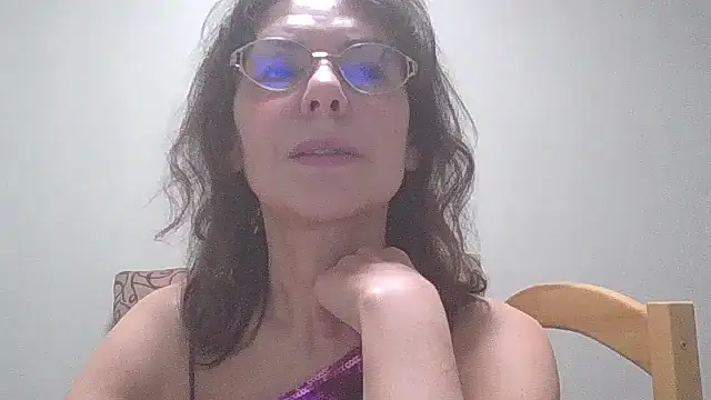 Snapshot of HollyJewel chatting on 01/15/25, 07:23 HollyJewel online show from 01/15/25, 07:23