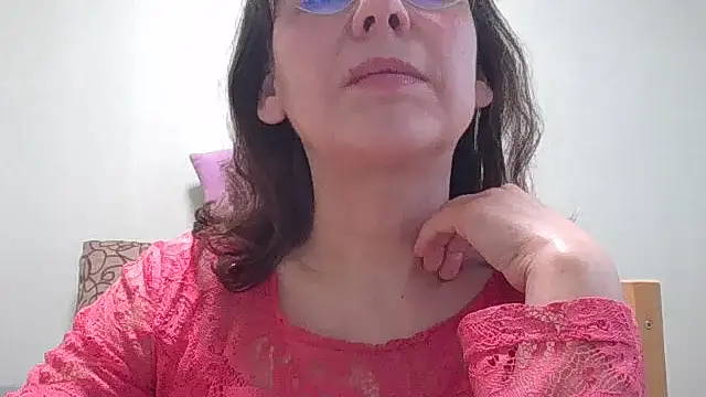 Snapshot of HollyJewel chatting on 02/12/26, 12:49 HollyJewel online show from 02/12/26, 12:49