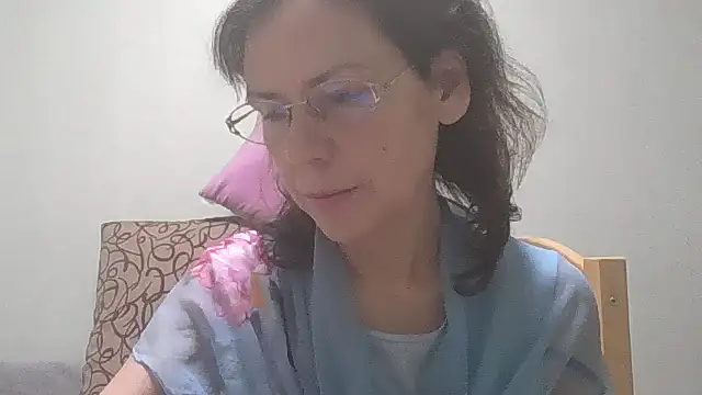 Snapshot of HollyJewel chatting on 01/21/25, 06:12 HollyJewel online show from 01/21/25, 06:12
