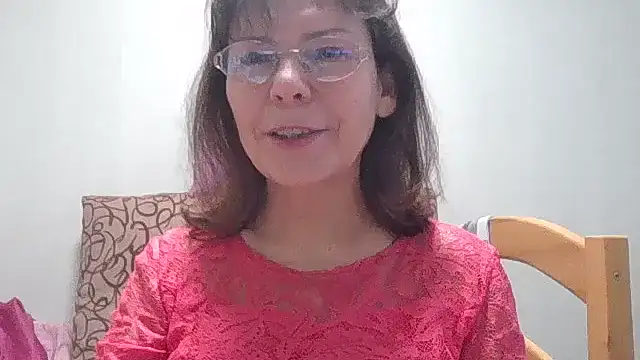 Snapshot of HollyJewel chatting on 01/09/26, 12:12 HollyJewel online show from 01/09/26, 12:12