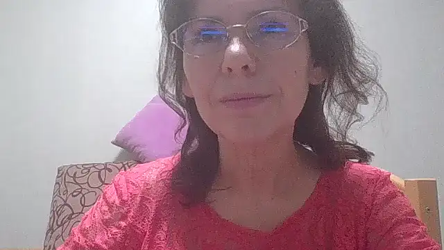 Snapshot of HollyJewel chatting on 01/17/25, 05:41 HollyJewel online show from 01/17/25, 05:41