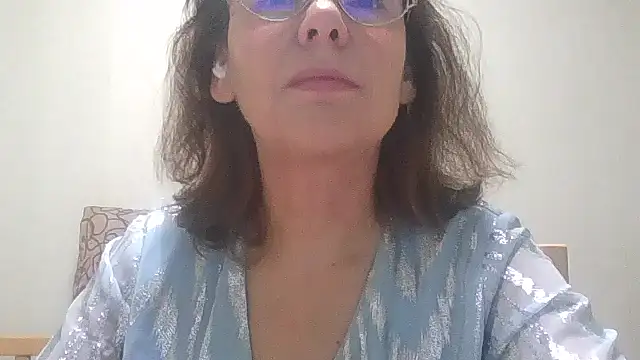 HollyJewel online show from 11/17/25, 04:11