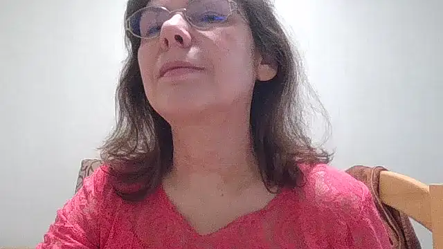 Snapshot of HollyJewel chatting on 02/23/26, 01:23 HollyJewel online show from 02/23/26, 01:23