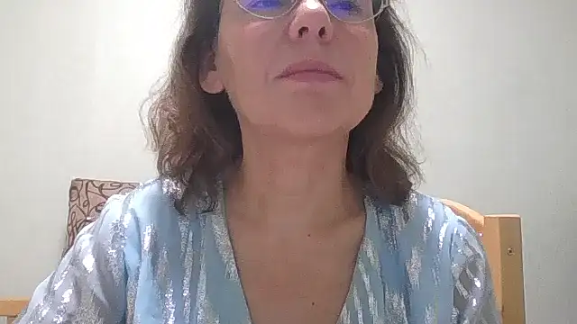 HollyJewel online show from 10/28/25, 06:18