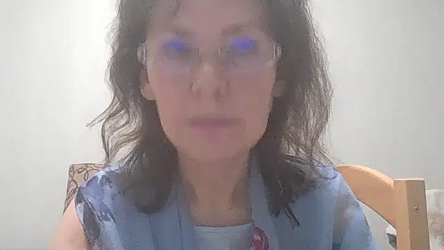 Snapshot of HollyJewel chatting on 01/31/25, 08:22 HollyJewel online show from 01/31/25, 08:22