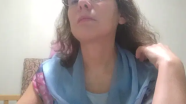 HollyJewel online show from 11/26/25, 04:40