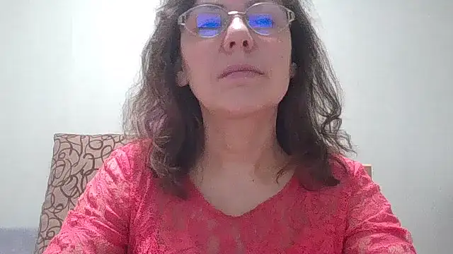 Snapshot of HollyJewel chatting on 02/25/26, 06:41 HollyJewel online show from 02/25/26, 06:41