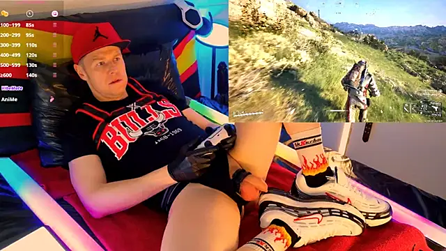 Snapshot of Fuc71 chatting on 02/21/26, 03:03 Fuc71 online show from 02/21/26, 03:03