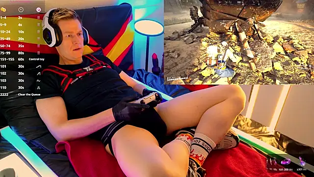 Snapshot of Fuc71 chatting on 02/07/26, 12:57 Fuc71 online show from 02/07/26, 12:57