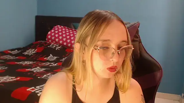 Liaroberts1 online show from 01/05/26, 05:27