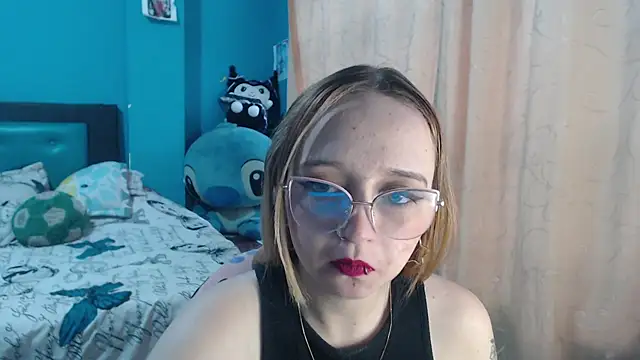 Snapshot of Liaroberts1 chatting on 03/13/25, 11:51 Liaroberts1 online show from 03/13/25, 11:51