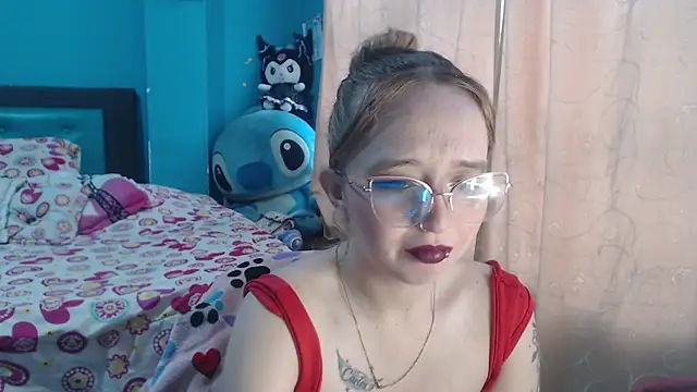 Snapshot of Liaroberts1 chatting on 02/26/25, 11:54 Liaroberts1 online show from 02/26/25, 11:54
