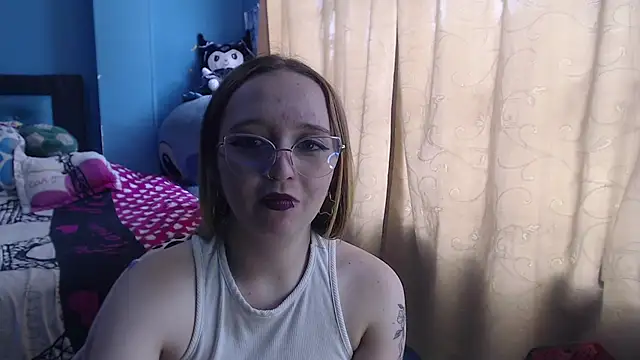 Snapshot of Liaroberts1 chatting on 03/21/25, 06:07 Liaroberts1 online show from 03/21/25, 06:07