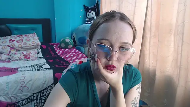 Snapshot of Liaroberts1 chatting on 03/18/25, 11:55 Liaroberts1 online show from 03/18/25, 11:55