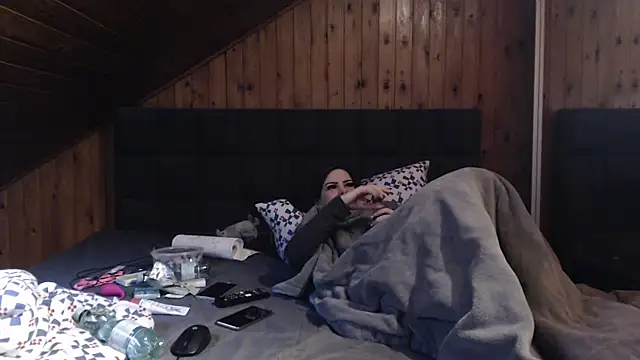 BoeseMoni1998 online show from 03/22/25, 04:04