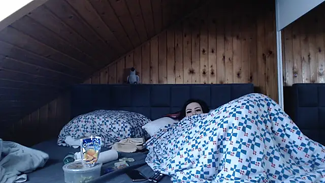 BoeseMoni1998 online show from 09/30/25, 10:32