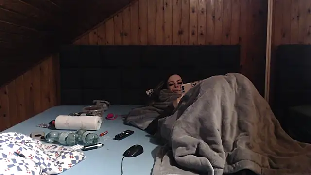 BoeseMoni1998 online show from 03/15/25, 07:59