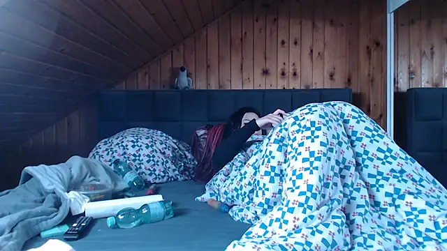 BoeseMoni1998 online show from 10/10/25, 08:37