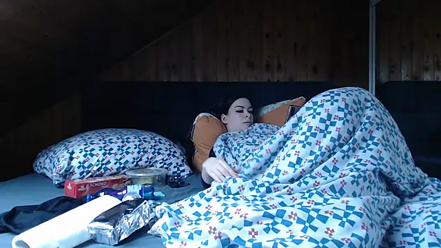 BoeseMoni1998 online show from 02/22/26, 08:49