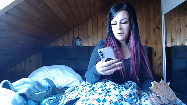 BoeseMoni1998 online show from 09/24/25, 09:05